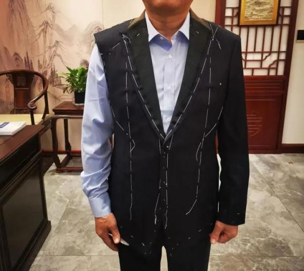 “都要定制胡歌同款”!这家店电话被打爆 “都要定制胡歌同款”!这家店电话被打爆