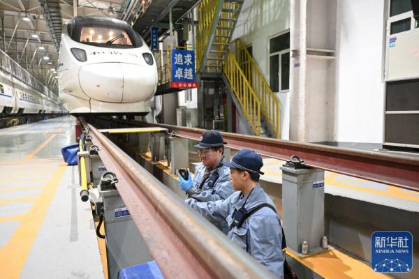 呼和浩特:节后动车检修忙 呼和浩特:节后动车检修忙