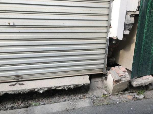 杭州一停车场施工后隔壁小区变“危房”，一年多仍未解决