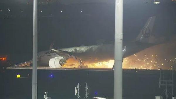 日本两飞机相撞，5人死亡，机长重伤！日本首相下令——