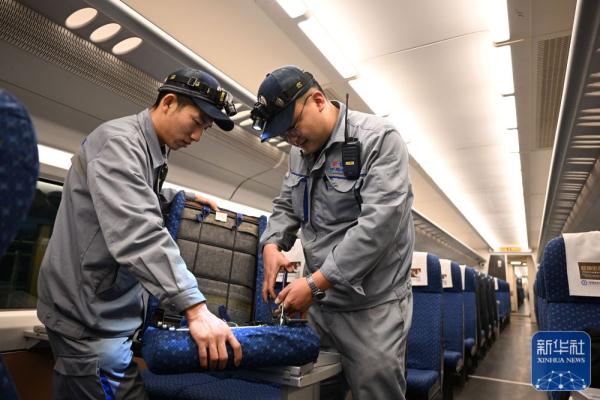 呼和浩特:节后动车检修忙 呼和浩特:节后动车检修忙