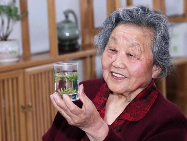 痛别！全国优秀共产党员、三秦楷模  “茶奶奶”张淑珍逝世……