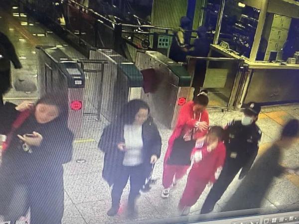 警惕!已在地铁里找回31名孩子! 警惕!已在地铁里找回31名孩子!