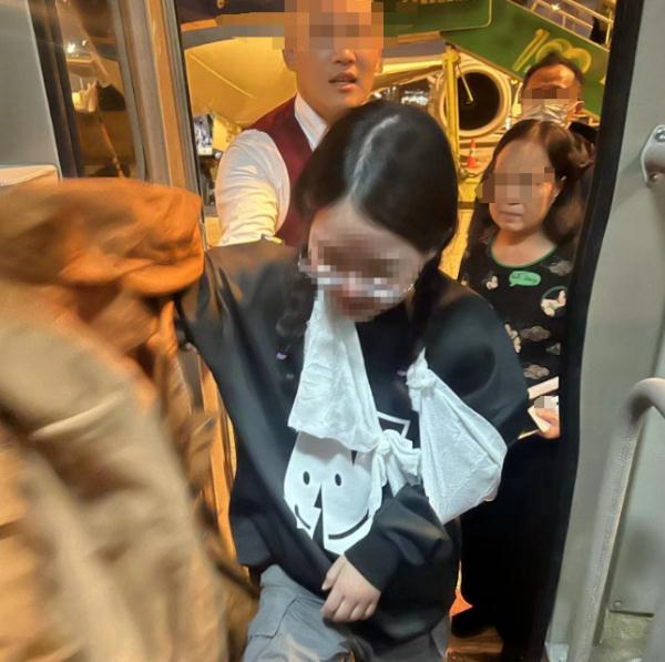 26岁女孩滑雪摔伤独自回广州 飞机上竟“挂”上了专家号