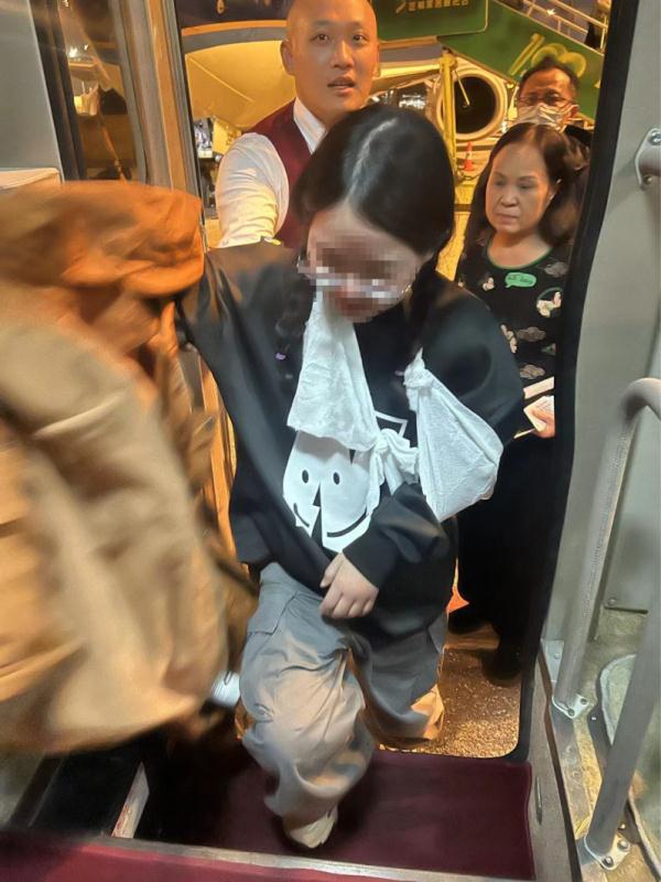 巧了！女孩滑雪摔伤回广州治疗，飞机邻座是骨科“大佬”