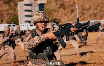 练练练！直击武警官兵火热练兵场