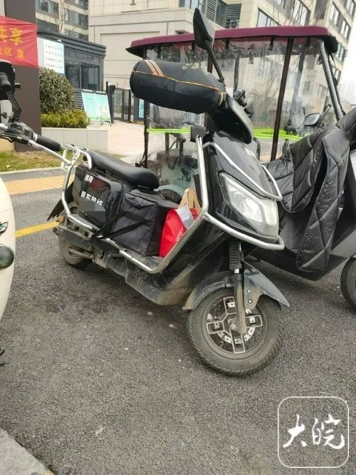 痛心！外卖员送餐时猝死，手里还攥着要送的外卖……