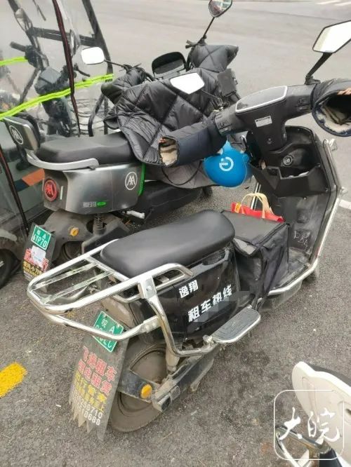 痛心！外卖员送餐时猝死，手里还攥着要送的外卖……