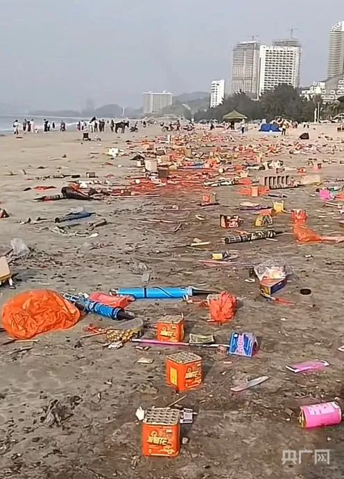跨年夜惠州一海滩留下满地烟花垃圾？属实！