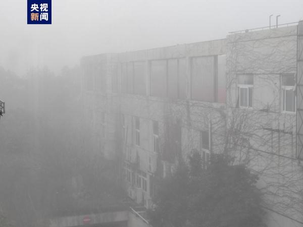 江苏发布大雾橙色预警 全省高速公路道路封闭 江苏发布大雾橙色预警 全省高速公路道路封闭