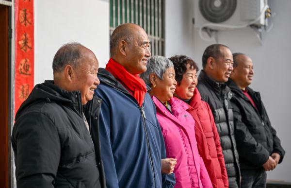 跟拍2000公里 记录跨越半个多世纪的团圆