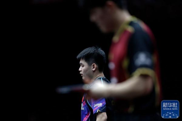 乒乓球|WTT男子总决赛:林诗栋首轮出局 乒乓球|WTT男子总决赛:林诗栋首轮出局