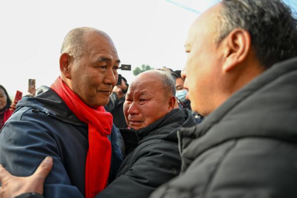 跟拍2000公里 记录跨越半个多世纪的团圆