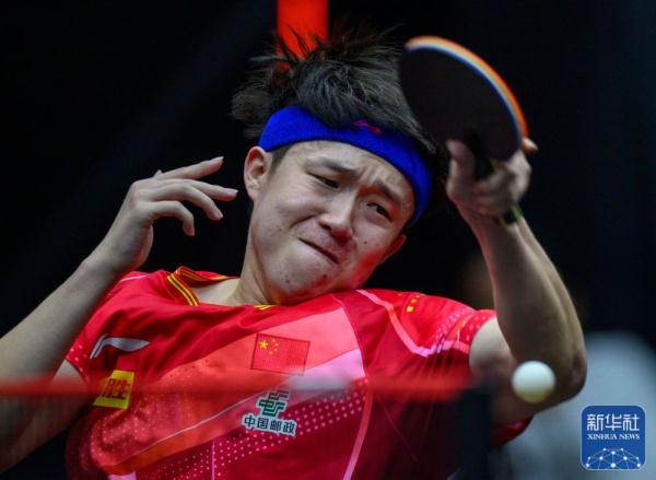乒乓球｜WTT男子总决赛：王楚钦晋级八强
