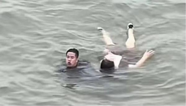 “必须救！我是要当爸爸的人啊！”