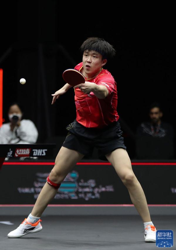 乒乓球｜WTT男子总决赛：王楚钦晋级八强