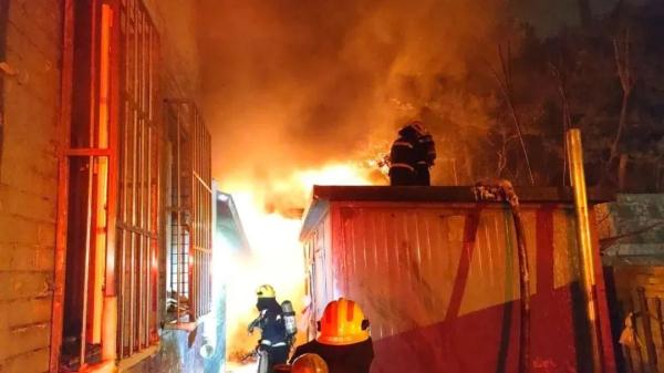 插线板故障引发火灾!2人不幸身亡 插线板故障引发火灾!2人不幸身亡