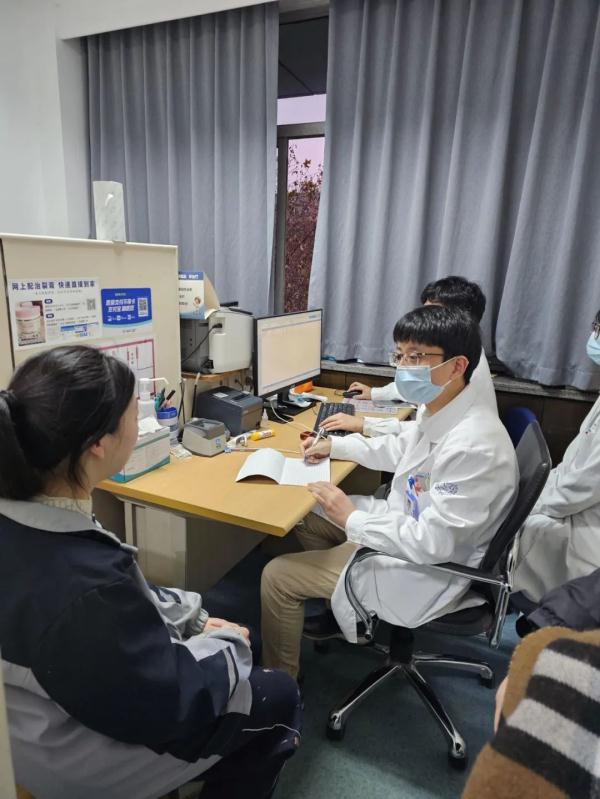 姑娘拍完写真照,突然浑身不对劲!医生一看就懂了!多人已中招…… 姑娘拍完写真照,突然浑身不对劲!医生一看就懂了!多人已中招……