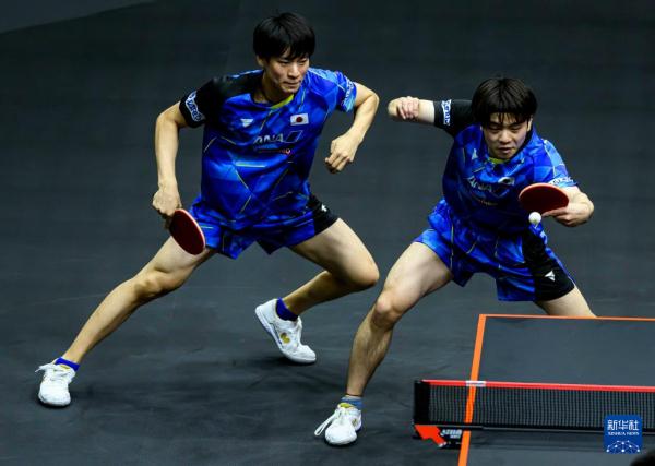 乒乓球——WTT男子总决赛:袁励岑/向鹏晋级四强 乒乓球——WTT男子总决赛:袁励岑/向鹏晋级四强