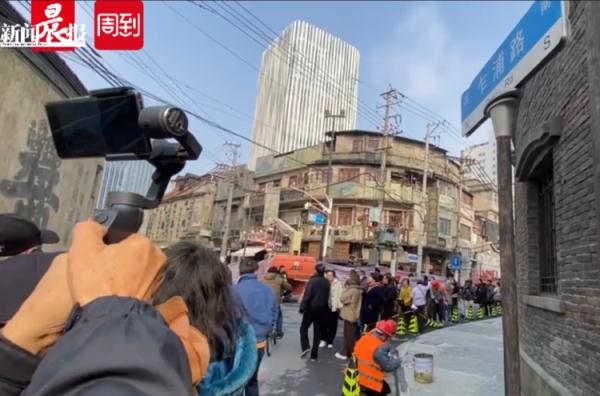 “酱园弄”重新亮相，乍浦路变老上海风情街！市民都来此地“拍戏”了