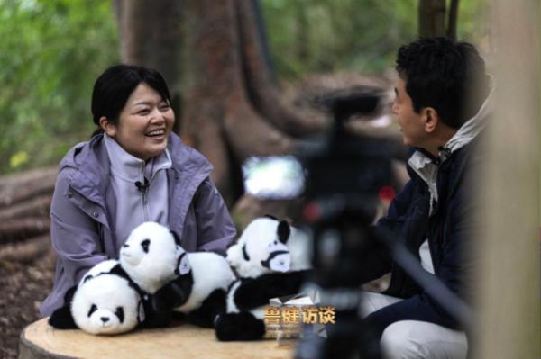漂洋过海只为爱,日本女孩和大熊猫的双向奔赴 漂洋过海只为爱,日本女孩和大熊猫的双向奔赴