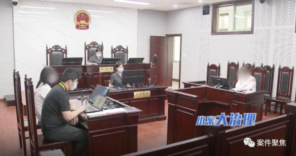 原本白净的上海小姑娘,一下点了242颗斑,成了“麻子”脸? 原本白净的上海小姑娘,一下点了242颗斑,成了“麻子”脸?