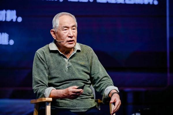 88岁开始“新工作”，百万网友粉上了他！