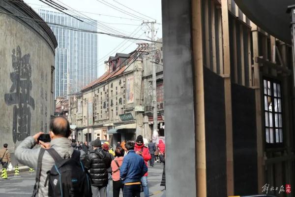 上海又一条马路变身老上海风情街！章子怡主演的《酱园弄》即将在这开拍