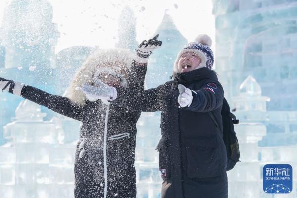 第40届中国·哈尔滨国际冰雪节开幕 第40届中国·哈尔滨国际冰雪节开幕