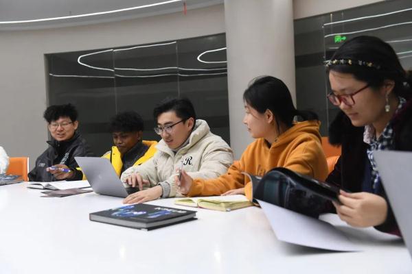 这群年轻人，拍出了科学之美！