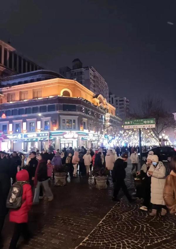 哈尔滨市民讲述爆火后的家乡变化：一天一个样，对游客的重视在细枝末节