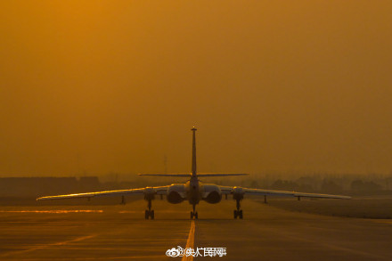 压迫感溢出屏幕!战神轰6K新年霸气首飞 压迫感溢出屏幕!战神轰6K新年霸气首飞