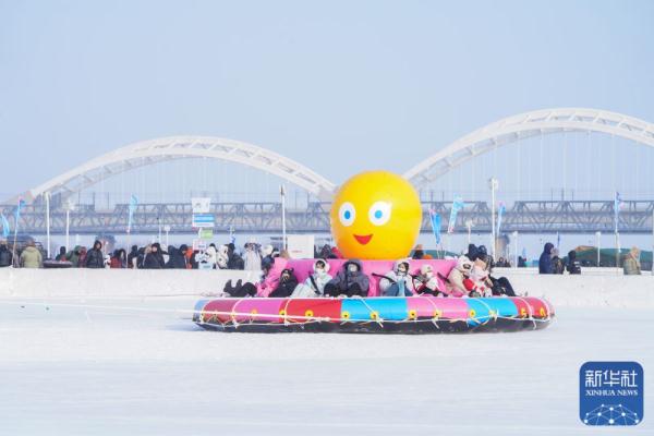 第40届中国·哈尔滨国际冰雪节开幕 第40届中国·哈尔滨国际冰雪节开幕