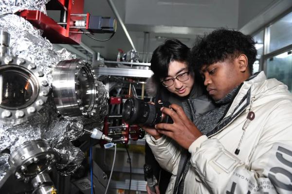 这群年轻人，拍出了科学之美！