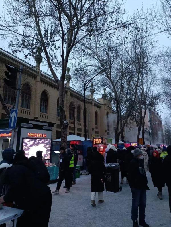 哈尔滨市民讲述爆火后的家乡变化：一天一个样，对游客的重视在细枝末节
