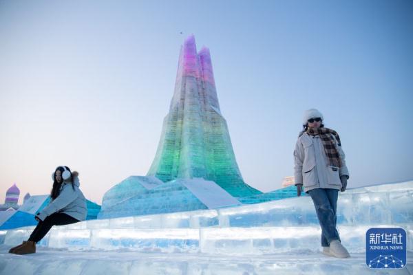 第40届中国·哈尔滨国际冰雪节开幕 第40届中国·哈尔滨国际冰雪节开幕