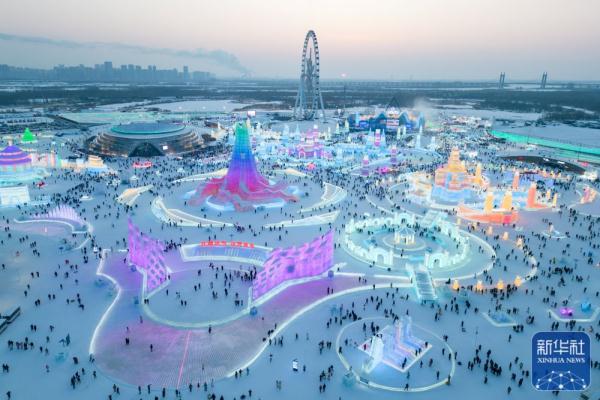 第40届中国·哈尔滨国际冰雪节开幕 第40届中国·哈尔滨国际冰雪节开幕