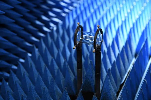 这群年轻人，拍出了科学之美！