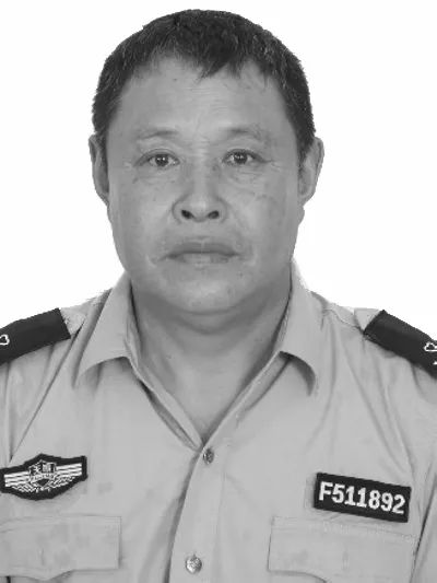 痛心!他在执行公务时不幸殉职 痛心!他在执行公务时不幸殉职