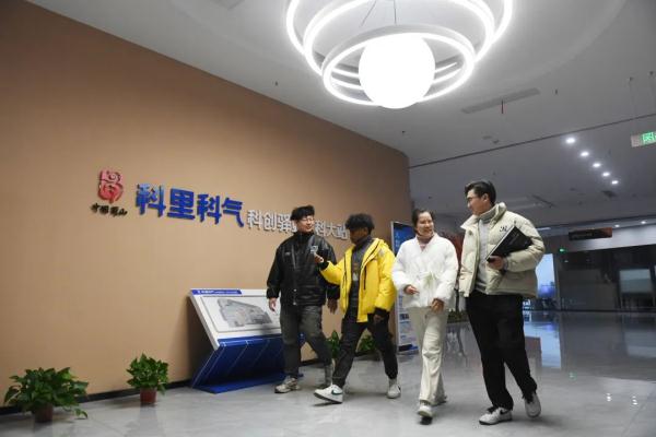 这群年轻人，拍出了科学之美！