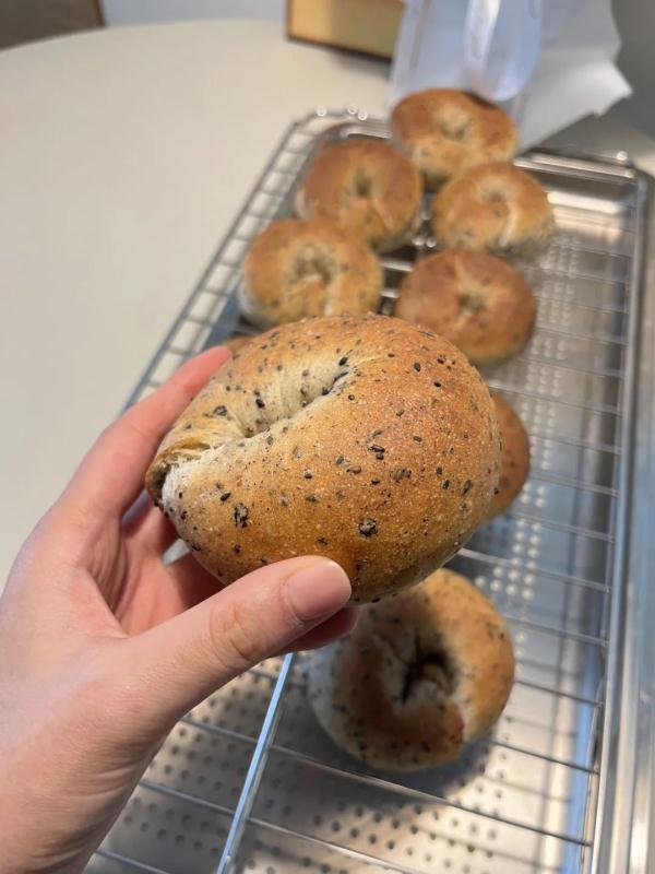 高铁小姐姐上班、下班两个样! 高铁小姐姐上班、下班两个样!