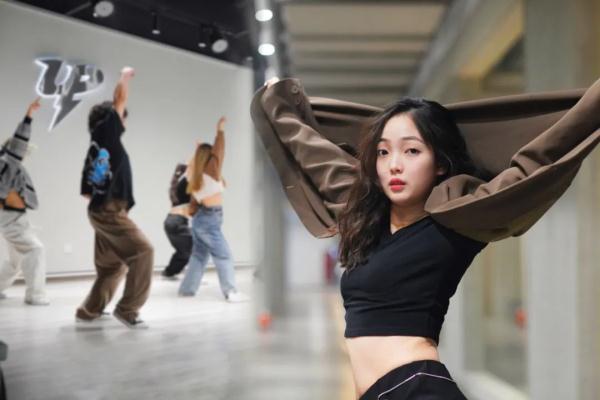 高铁小姐姐上班、下班两个样! 高铁小姐姐上班、下班两个样!