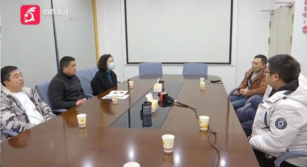 贵阳一小区居民天天捂着口鼻回家，直呼着不住！怀疑和这个有关……