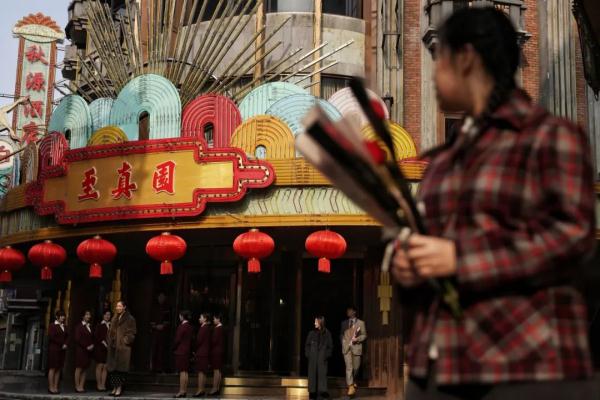 《繁花》是不是过于繁华了？到“黄河路”一探究竟→
