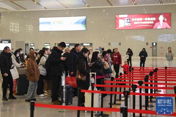 新华全媒+丨我国首条民营控股高铁开通两周年 运送旅客超2000万人次