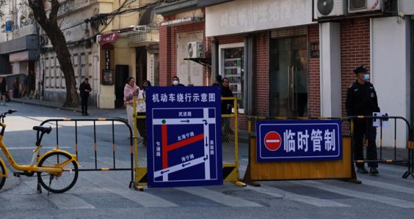 “酱园弄”太火了！“长枪短炮”、市民不断