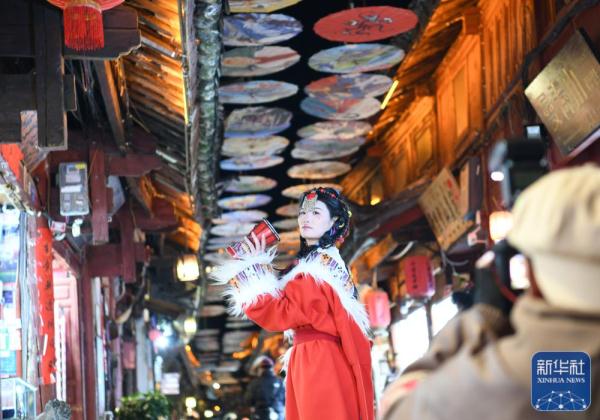 新华全媒丨到七彩云南 过温暖冬天 新华全媒丨到七彩云南 过温暖冬天