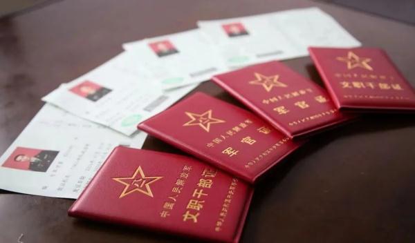 冒充军人？“真刑”，拷走！