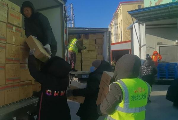 兄弟出手！丹顶鹤真的来哈尔滨了、大庆还给发来10万支东北大板……