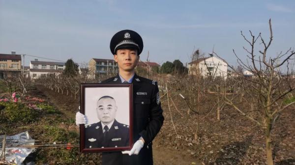 警号4220977，重启！